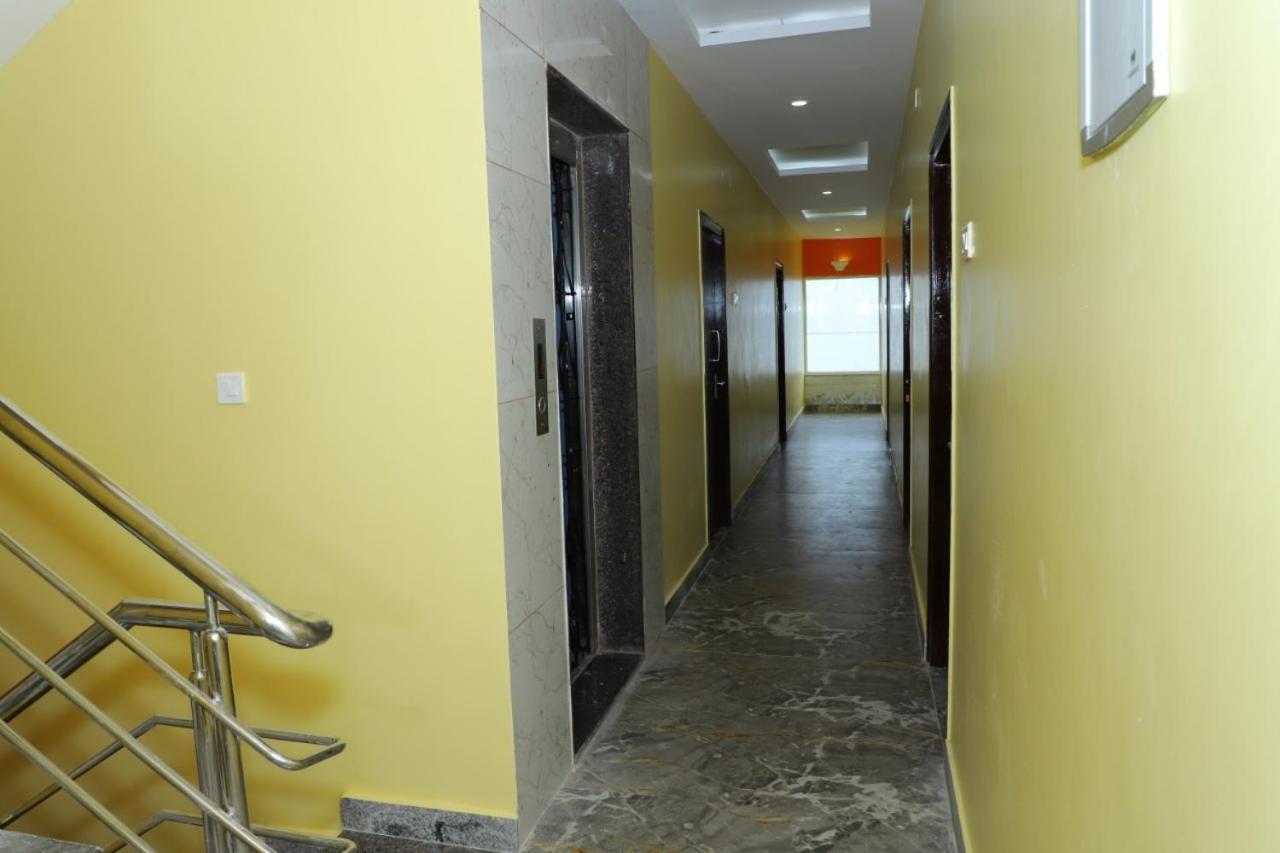 Lsr Hill View Residency Hotel Srikalahasti Exterior photo